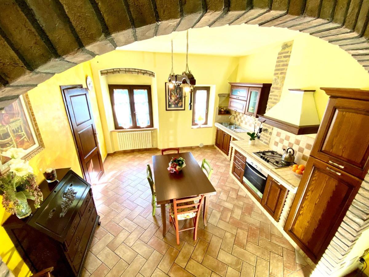 Agriturismo L'Antica Quercia Pomarance Kültér fotó