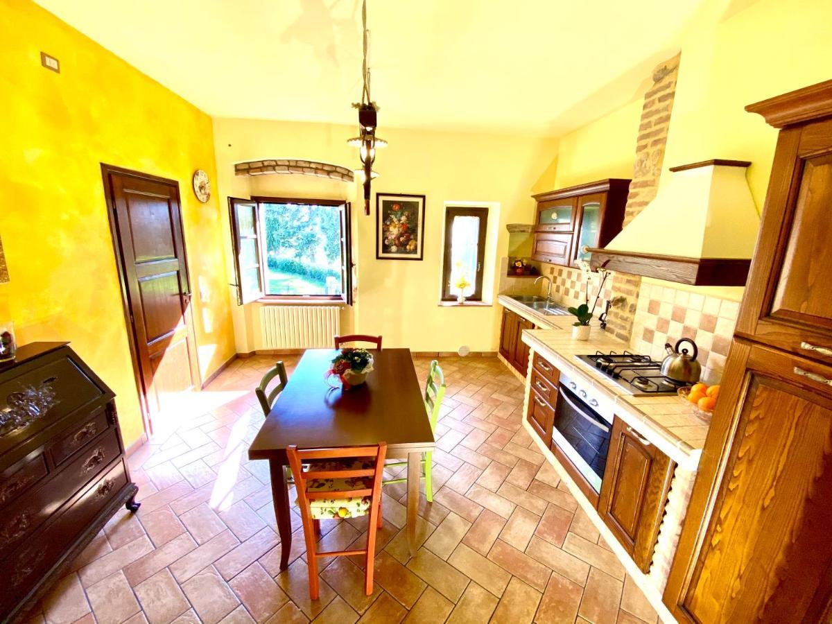 Agriturismo L'Antica Quercia Pomarance Kültér fotó