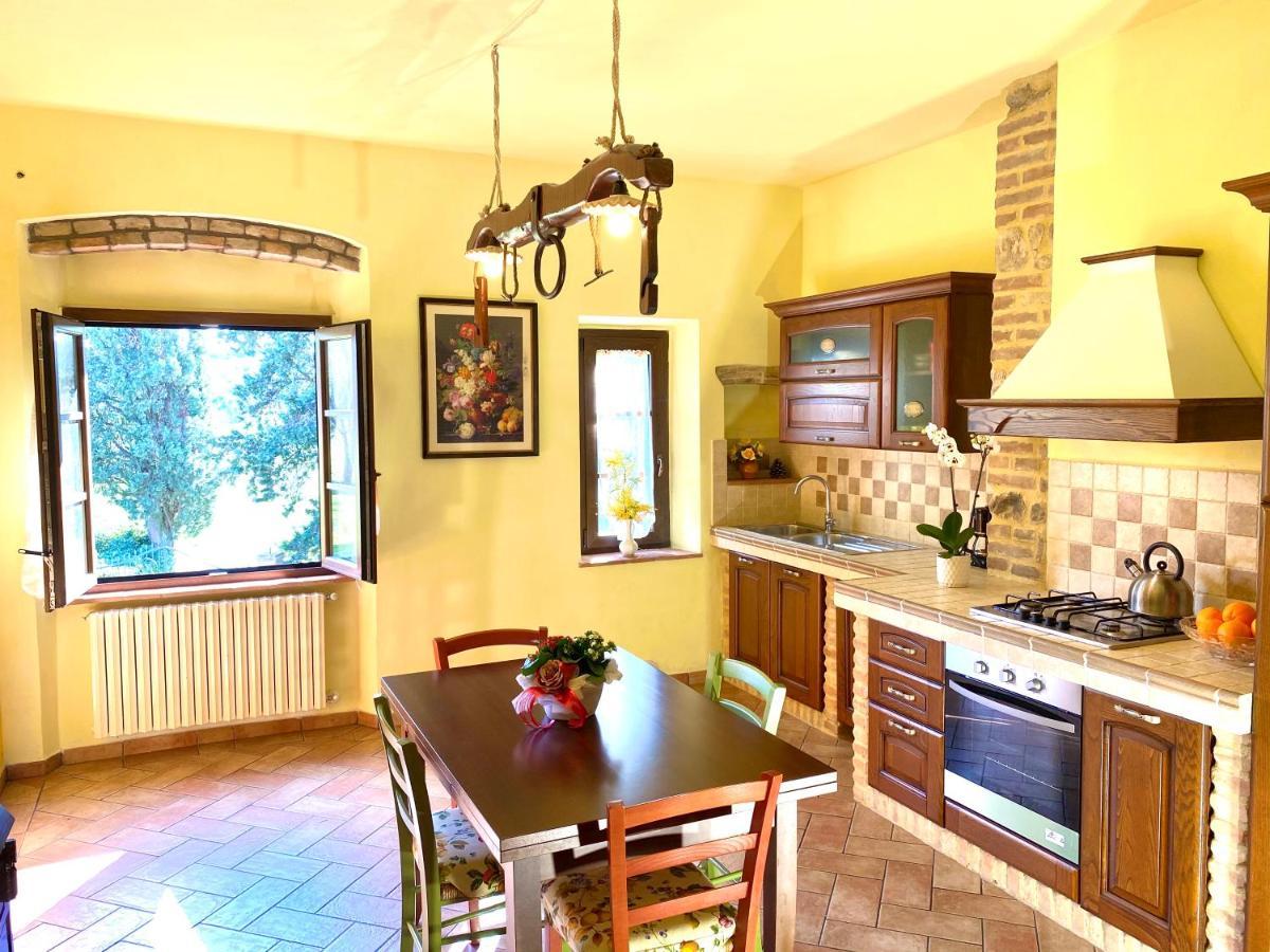 Agriturismo L'Antica Quercia Pomarance Kültér fotó